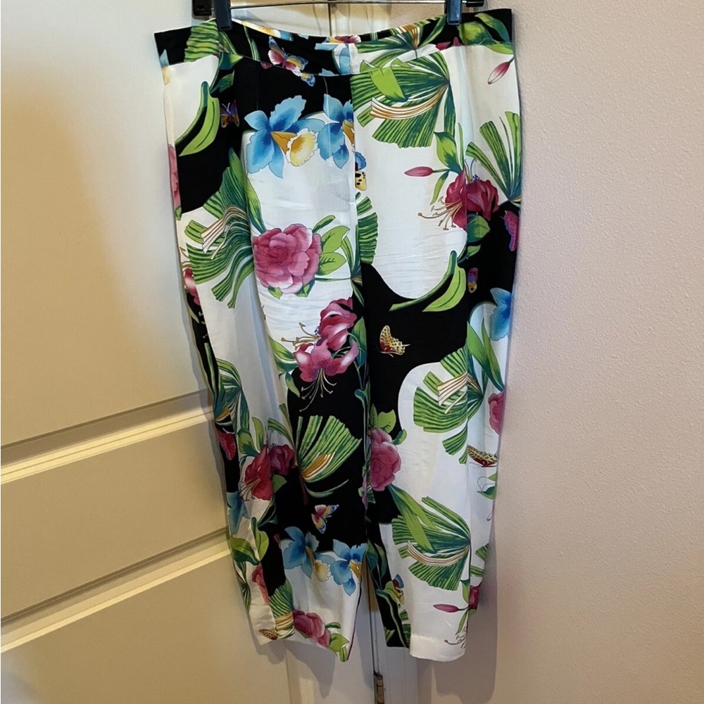 Spenser Jeremy Floral Capris - Black, White, Pink, Green, Blue